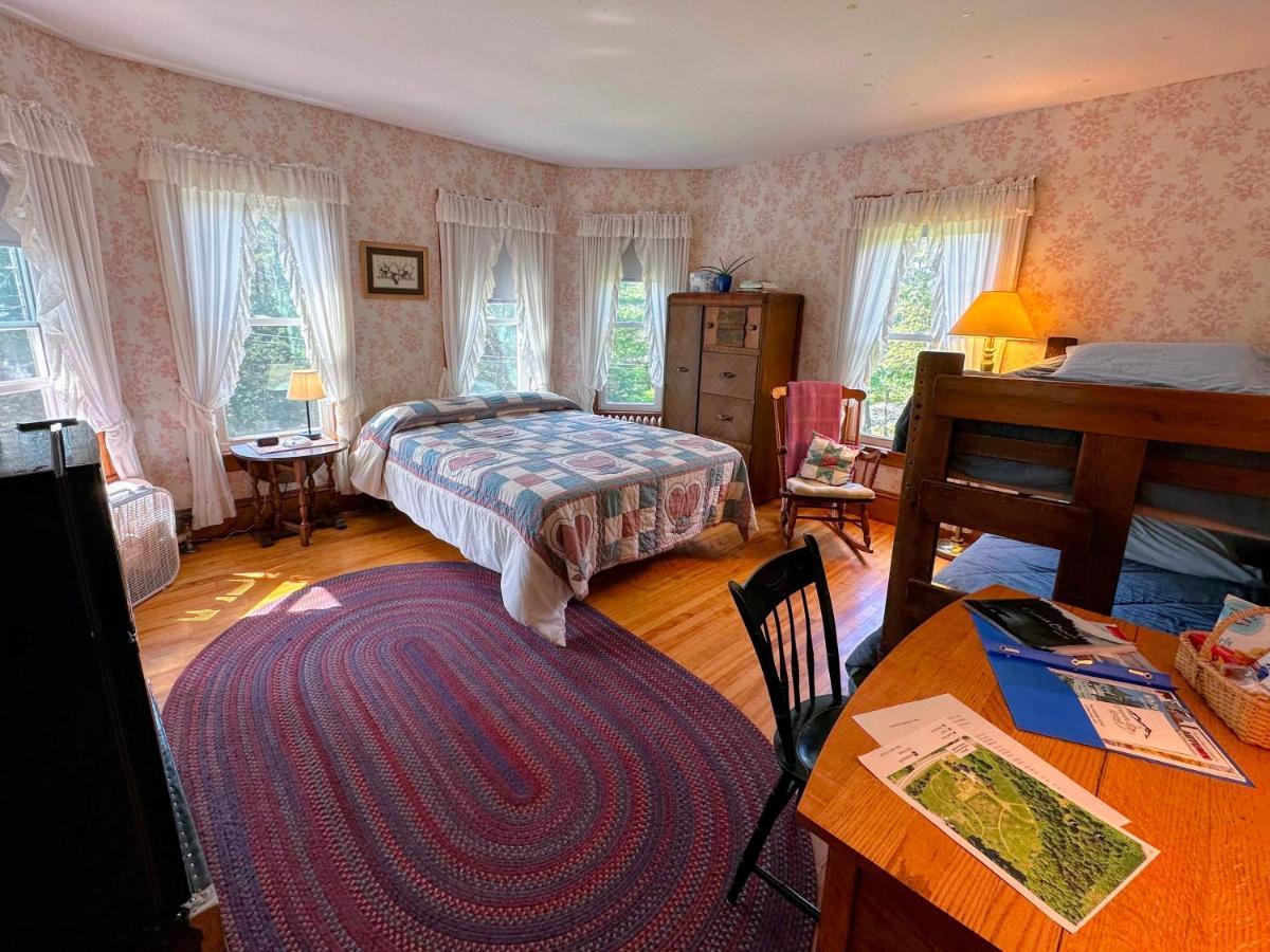 Private 2 Bedrooms And 1 Bathroom In Grand Victorian Home In The Heart Of The Whiite Mountains! Great Host Whitefield Buitenkant foto