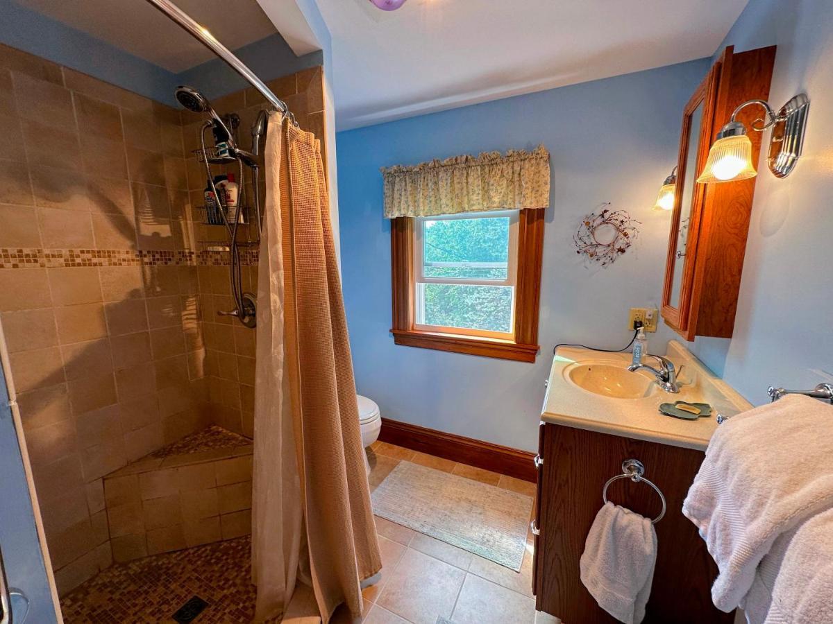 Private 2 Bedrooms And 1 Bathroom In Grand Victorian Home In The Heart Of The Whiite Mountains! Great Host Whitefield Buitenkant foto